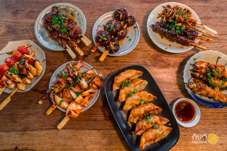 ของเต็มโต๊ะ